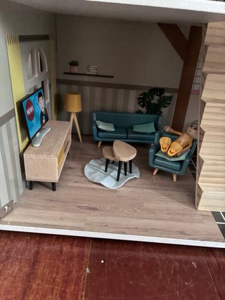 Casa de muñecas de madera