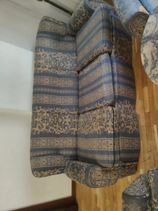 Conjunto de sofás y sillón tapizado