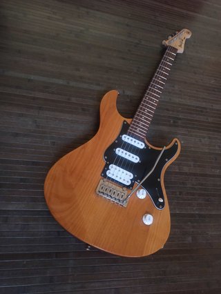 Guitarra Yamaha Pacífica 412v - Made in Korea 2000