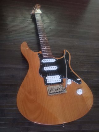 Guitarra Yamaha Pacífica 412v - Made in Korea 2000