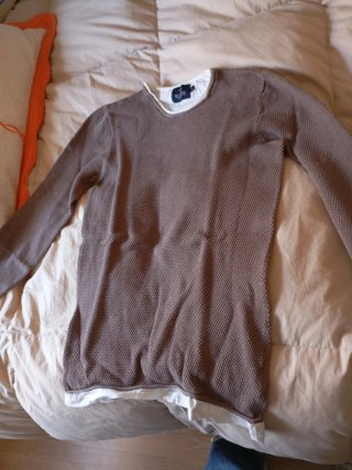 Jersey marrón y blanco