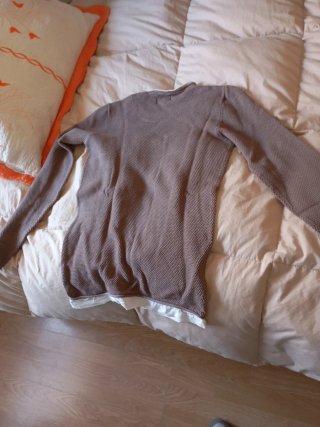 Jersey marrón y blanco