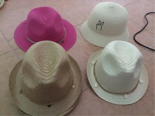 Lote 4 cappelli di paglia per donna/uomo