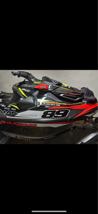 Moto de agua Sea-Doo RXT-XRS 300 CV como nueva