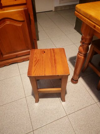 Mueble Castellano Madera Maciza + mesa + 4 taburet
