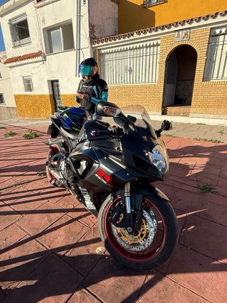 Suzuki GSXR K7 Negra