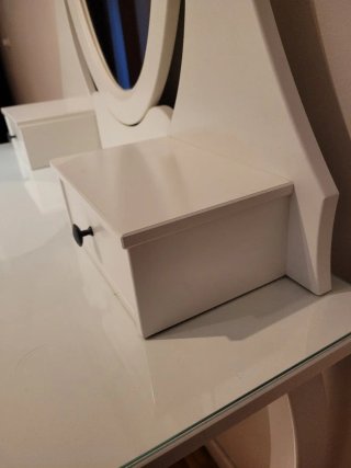 Tocador Ikea blanco con espejo y banco