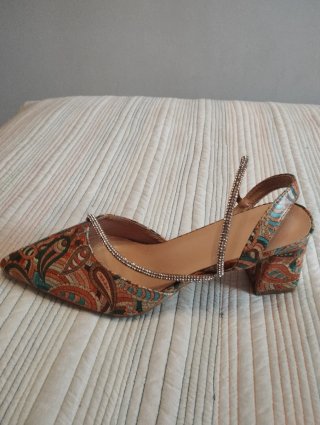 Zapatos de tacón estampados talla 40/41