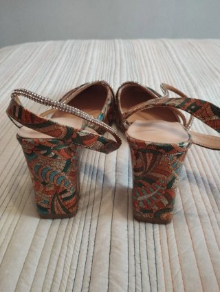 Zapatos de tacón estampados talla 40/41