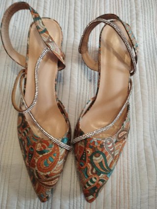Zapatos de tacón estampados talla 40/41