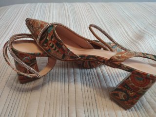 Zapatos de tacón estampados talla 40/41