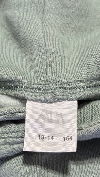 Sudadera Zara Kids Verde y Negra