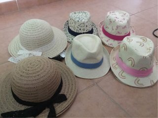 Lote 4 sombreros de niña