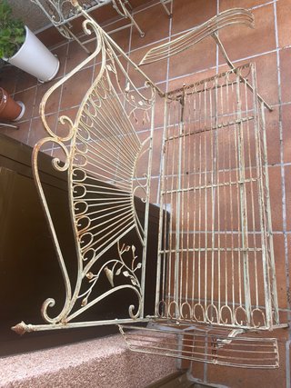 Banco de jardín metálico beige