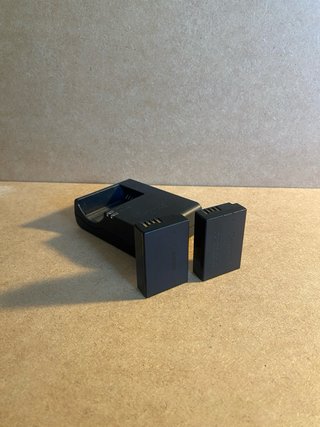 Canon EOS RP + Cage + 2 Baterías