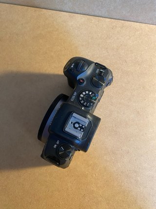 Canon EOS RP + Cage + 2 Baterías