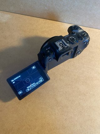 Canon EOS RP + Cage + 2 Baterías