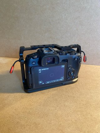 Canon EOS RP + Cage + 2 Baterías