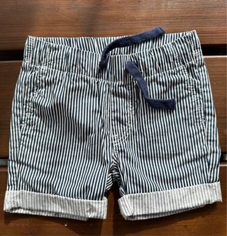 Lote 2 bañadores, 4 shorts niño y una camisa
