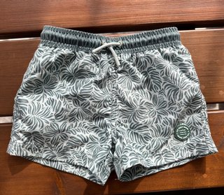 Lote 2 bañadores, 4 shorts niño y una camisa