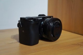 Cámara Sony A6400 + Lente 16-50mm