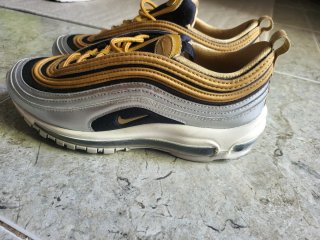 Nike Air Max Oro y Plata