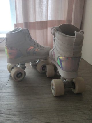 Patines de 4 ruedas blancos