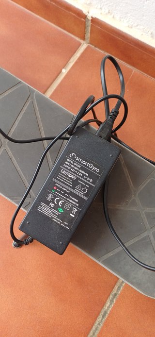 Patinete Smartgyro Ziro 2 y cargador