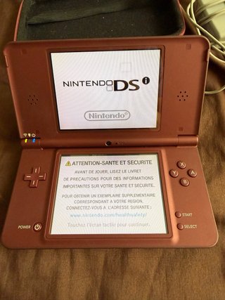 Nintendo DSi XL Roja con funda y cargador