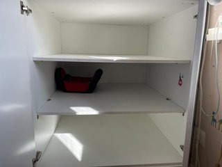 Litera infantil con armarios y escritorio