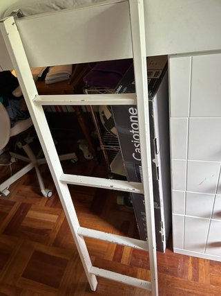 Litera infantil con armarios y escritorio