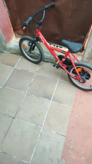 Bicicleta infantil roja Btwin