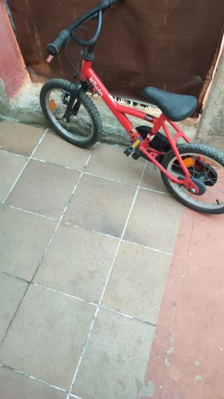 Bicicleta infantil roja Btwin