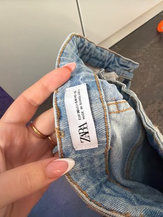 Zara Vaqueros Cortos Desgastados Mujer