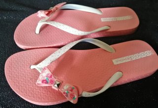 Sandalias Ipanema rosas con lazo
