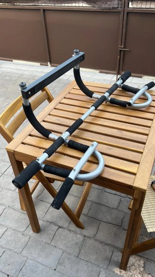 Barra dominadas para puerta