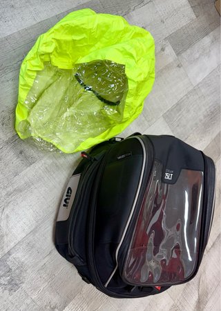 Bolsa GIVI Tanklock 25L (poco uso) modelo XS306