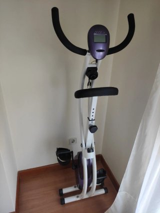 Bicicleta Estática Plegable Morada