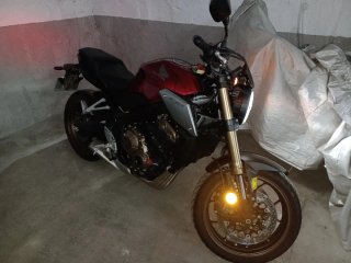 Honda CB650R Naked Roja y Dorada