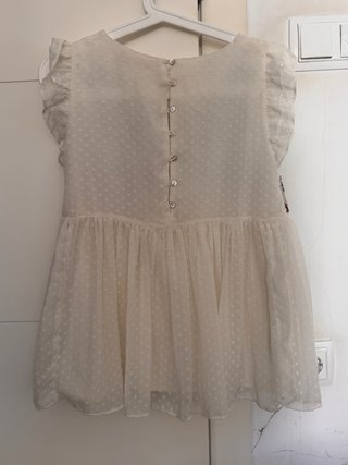 Camiseta Zara bordada flores
