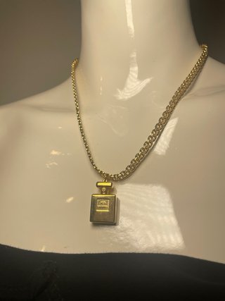 Collar Chanel Vintage N°5 Perfume Dorado