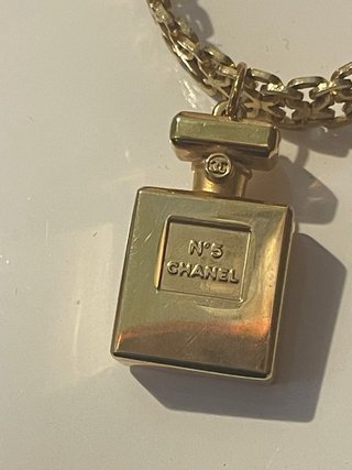 Collar Chanel Vintage N°5 Perfume Dorado