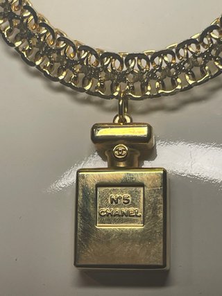 Collar Chanel Vintage N°5 Perfume Dorado