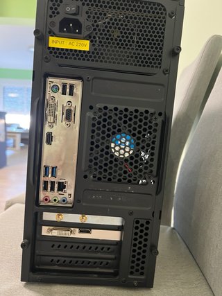 Torre PC Sobremesa Negra