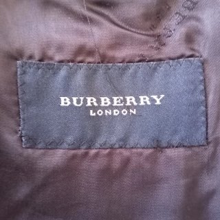 Chollo Americana de lujo Burberry Talla 52