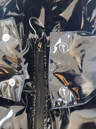 Chaqueta Trapstar brillante negra