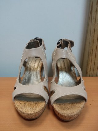 Sandalias cuña Paco Rodriguez beige