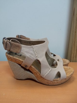 Sandalias cuña Paco Rodriguez beige