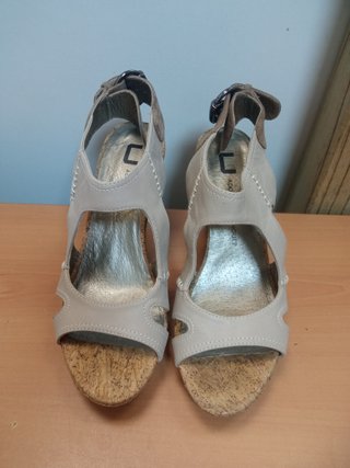 Sandalias cuña Paco Rodriguez beige