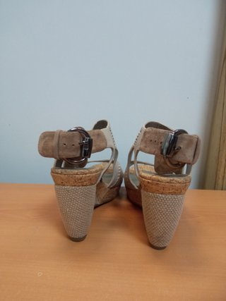 Sandalias cuña Paco Rodriguez beige